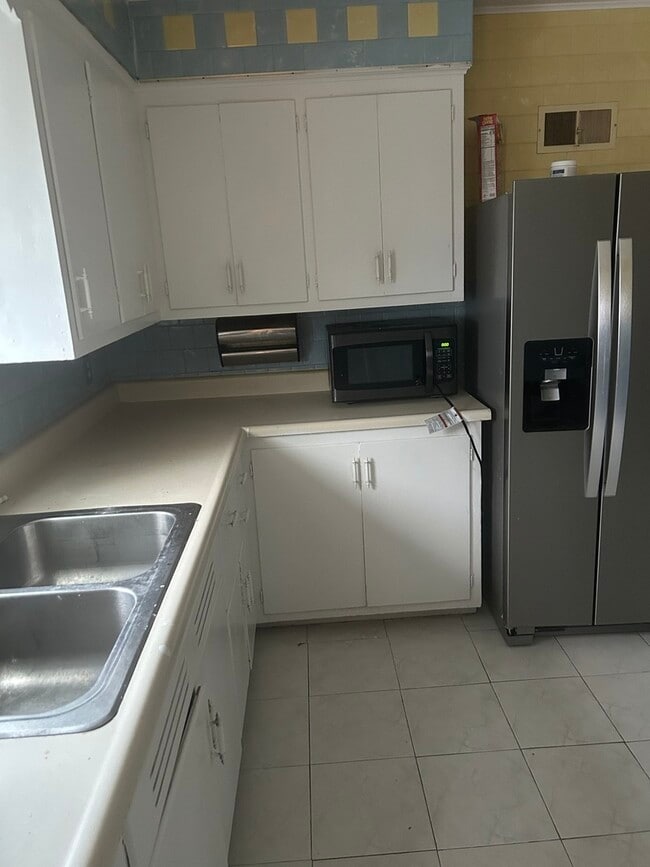 Photo - 716 Henry St