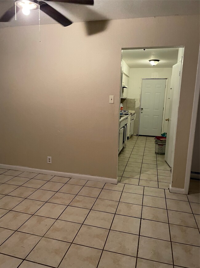 Photo - 419 Fisher St