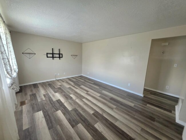 Photo - 709 E 1300 N St