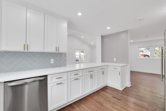 Photo - 644 S Illinois St