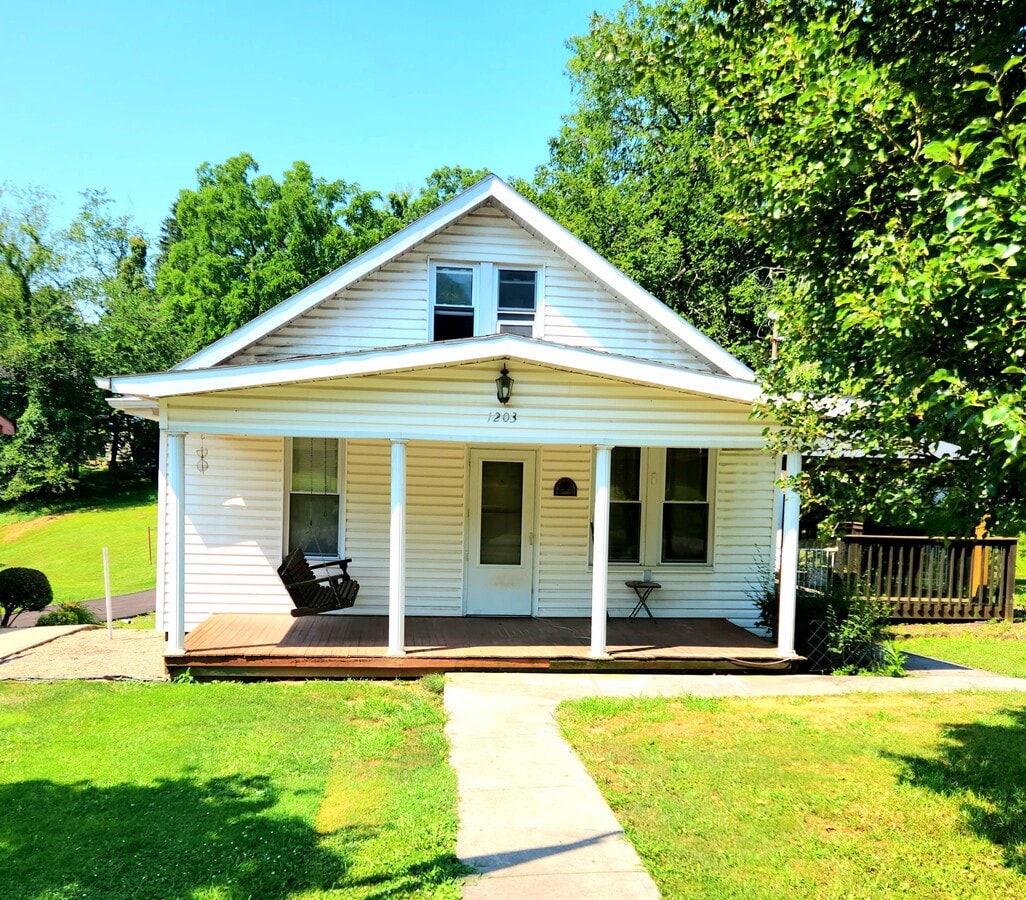 Photo - 1203 Boulevard Ave