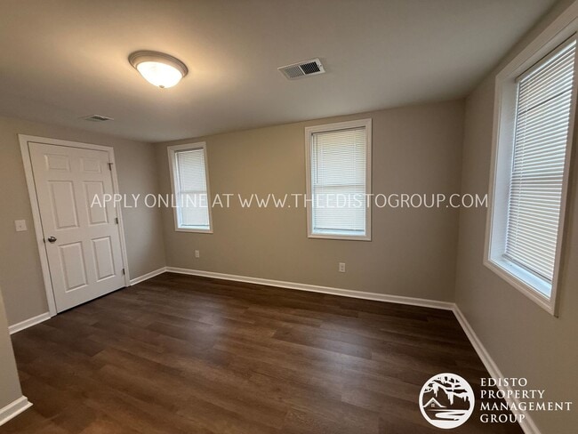Photo - Freshly Renovated 3-Bedroom with Screened Porch