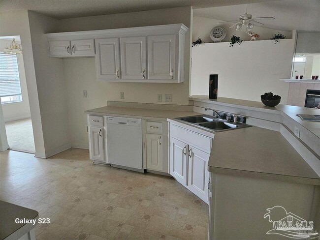 Photo - 10896 Country Ostrich Dr