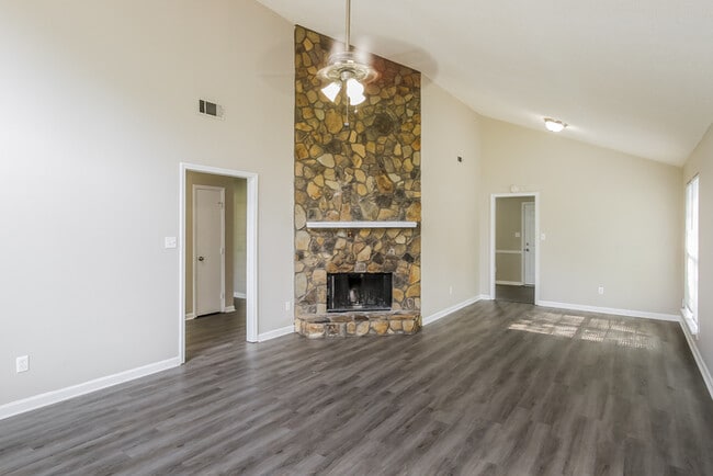 Photo - 3513 Hilltop Dr