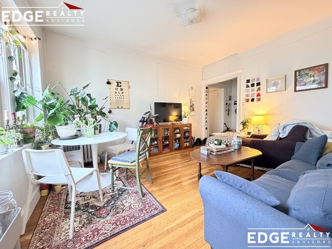 Photo - 264 Kelton St Unit 10