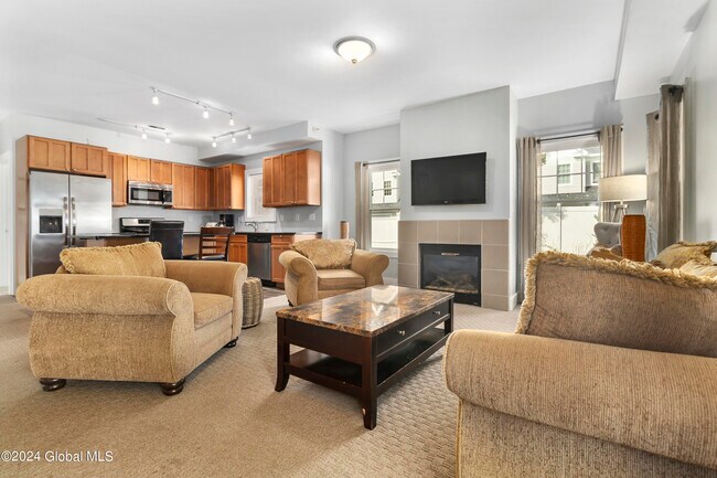 7 Ellis Ave Unit 2