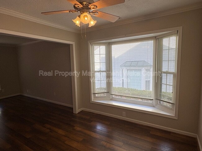 Photo - 106 N McLean Ct