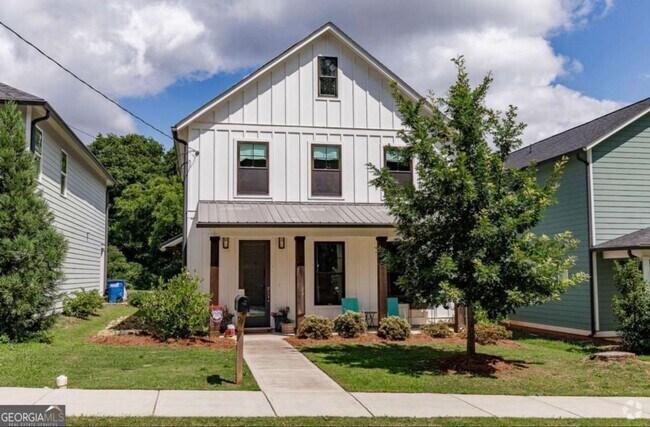 Building Photo - Modern Three Bedroom North Athens Rental