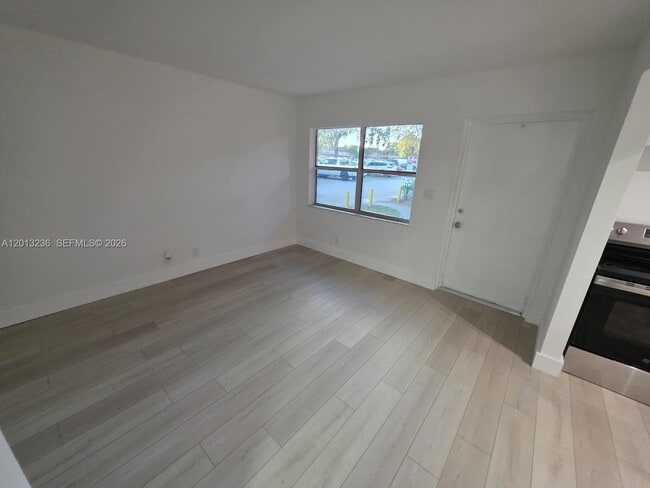 Photo - 101 NE 41st St Unidad F98