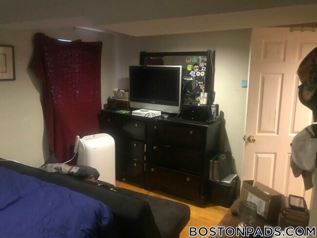 Building Photo - 103 Gordon St