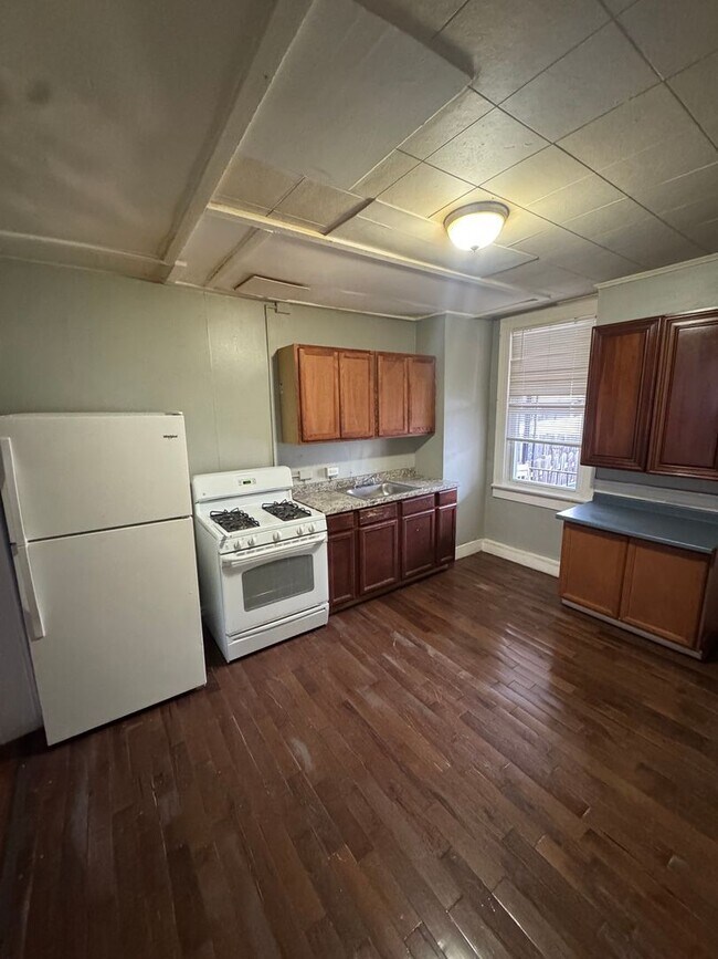 Photo - **AVAILABLE NOW** Desirable East Baltimore, Price reduced - Town Home For Rent!