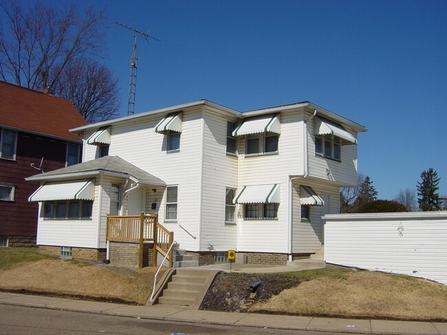 Building Photo - 803 19th St NW