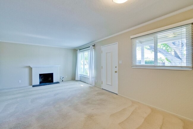 Photo - Excellent 4 bed 2.5 Bath Single Family Home!