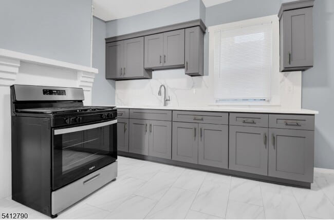 Building Photo - 139 S 8th St Unit 1