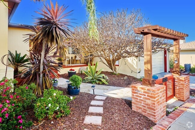 Building Photo - 4350 Summit Dr Rental