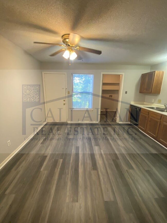 Photo - 114 Rimrock Pl Unit B