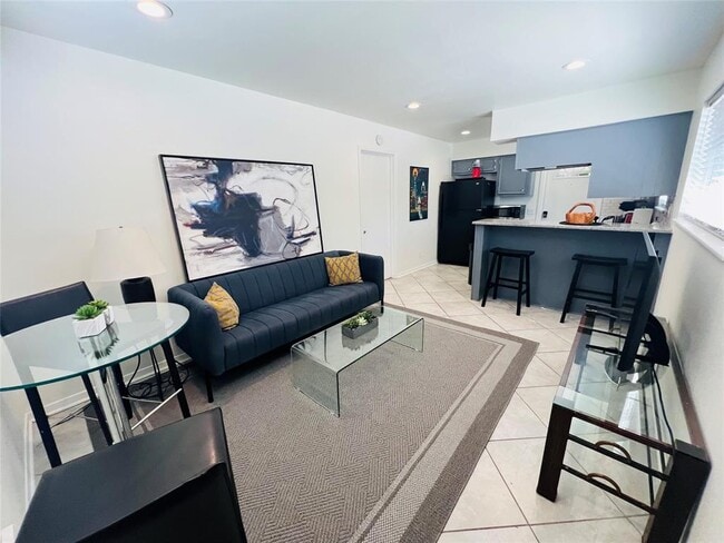 Photo - 1715 Bluebonnet Ln