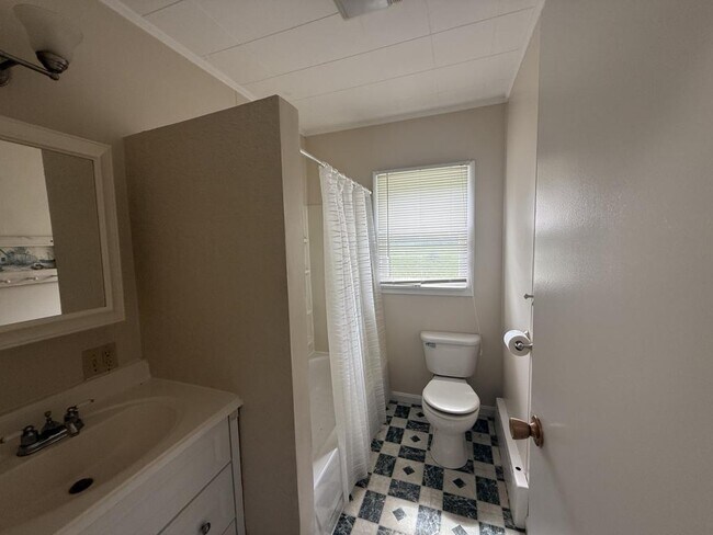 Photo - 891 N 4th St