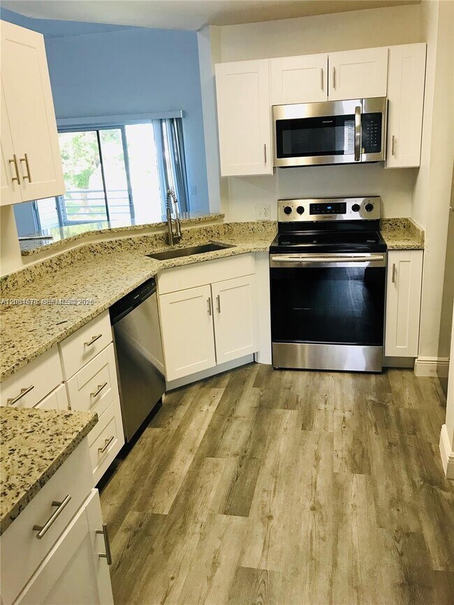 Photo - 3437 NW 44th St Unit 204
