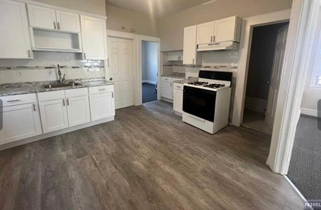 Photo - 93 Malcolm Ave