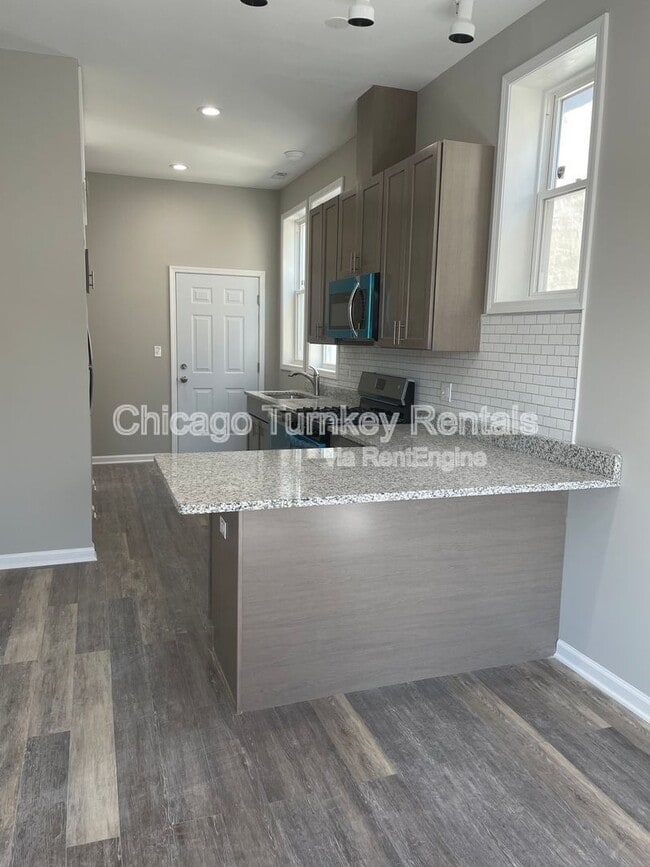 Photo - 2822 W 25th St Unidad 2f
