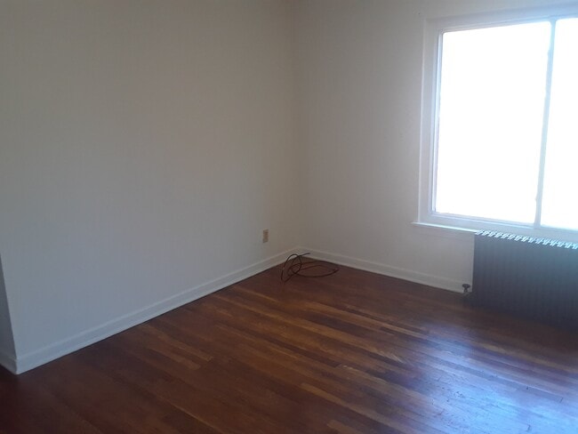 Photo - 1000 Hartman St Unit 5