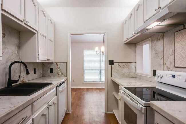 Photo - 500 Norwood Pl