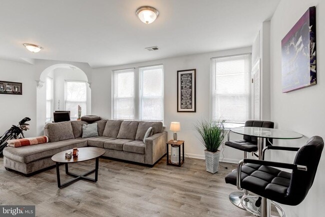 Building Photo - 4001 Cresson St Unit 1