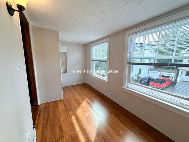 158 W Adams St Unit 2