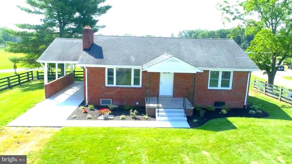 Photo - 43129 Lucketts Rd House