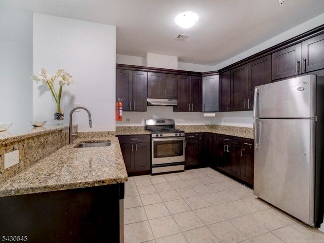 Photo - 92 Willow St