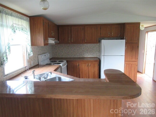 Photo - 2400 Skyview Ln