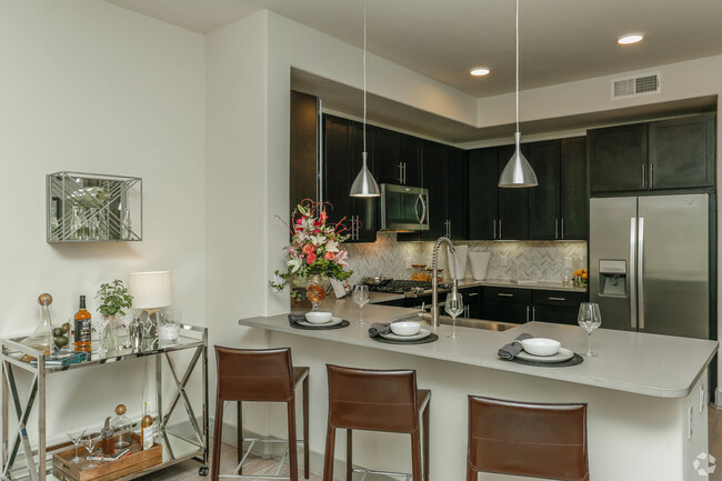 Building Photo - Downtown High-Rise Living – 1 Month Free +... Unit 14TA1 Rental