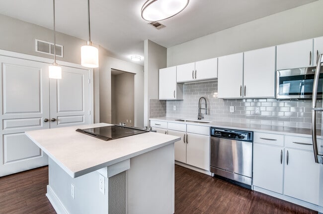 Photo - Centreport Lake