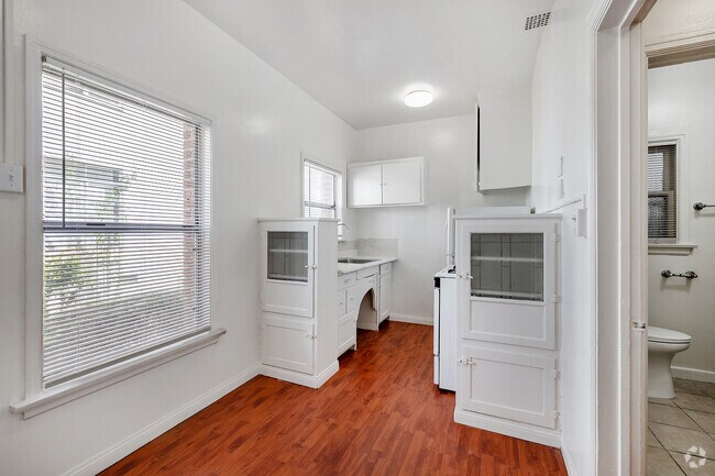 Studio - 370SF - Kitchen