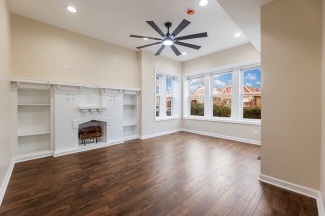 Photo - 8327 S Crandon Ave Unit 1