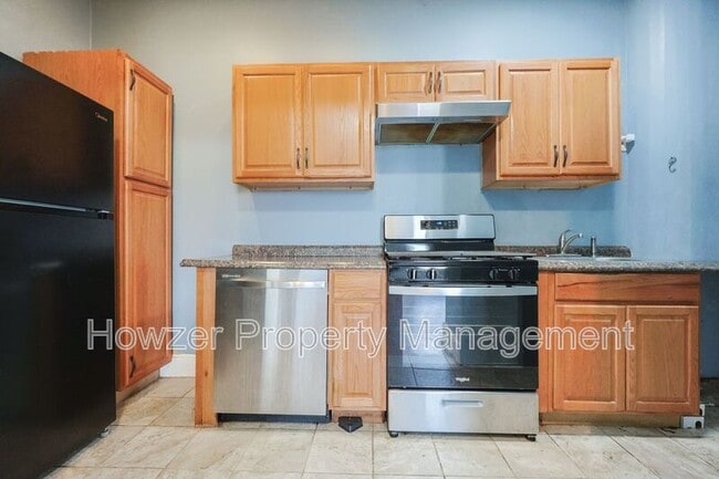 Building Photo - 14-18 Chester Ave Unit 14F