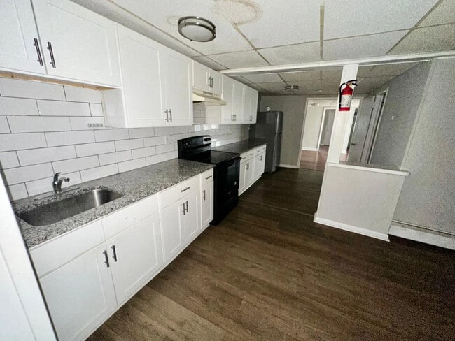 Photo - 420 N High St