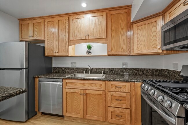 Kitchen - 271 S Church Ln Unit 271