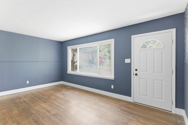 Photo - 900 Kingland Ave