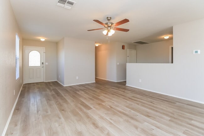 Photo - 1006 S Clancy Cir