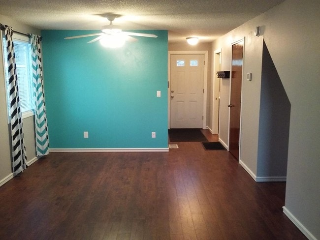 Dining - 3305 Vittoria Way Unit 20