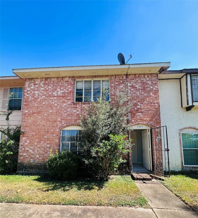 Building Photo - 7285 Chasewood Dr Unit True