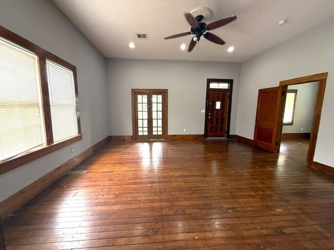 Photo - Historic 2-Bed Home in Downtown LC with Original Hardwood Floors and High Ceilings