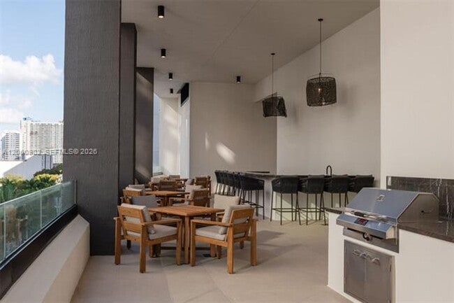 Photo - 225 N Miami Ave