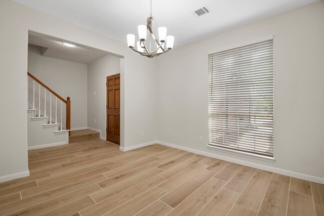 Photo - 13 E Willowood Ct