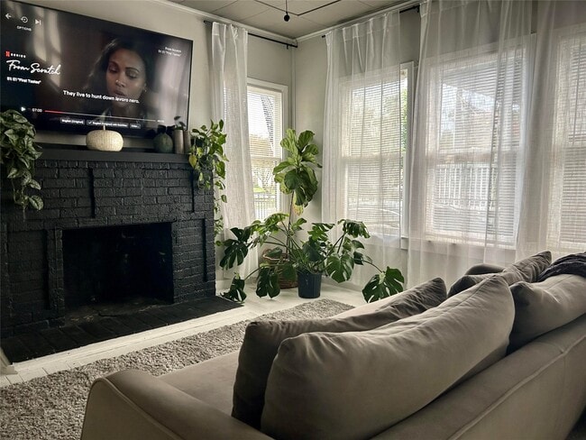 Photo - 208 Vincent St