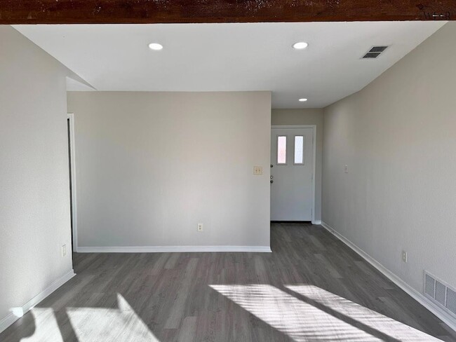 Photo - 4834 Matterhorn Dr