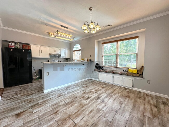 Photo - 400 Greenview Dr