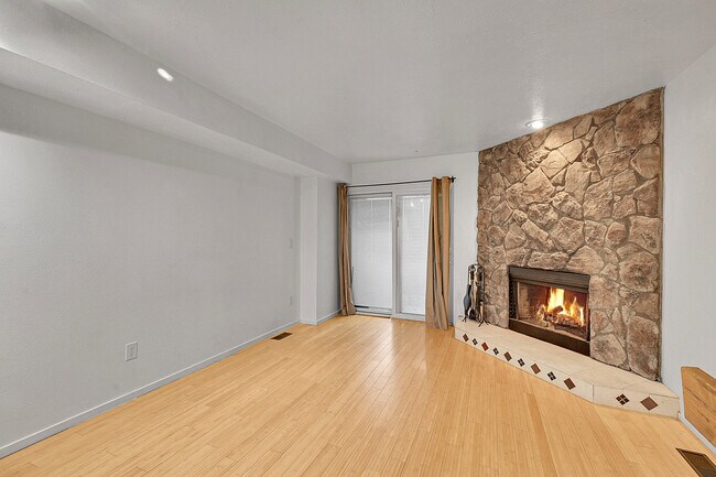 Photo - 721 Julian Cir